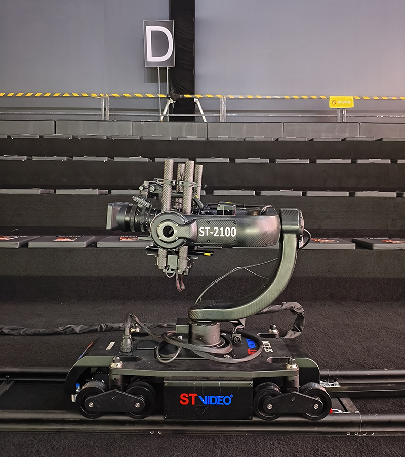 以专业影像,致敬原创力量|ST-2100陀螺仪轨道机器人助力深圳原创时装周 以专业影像,致敬原创力量|ST-2100陀螺仪轨道机器人助力深圳原创时装周